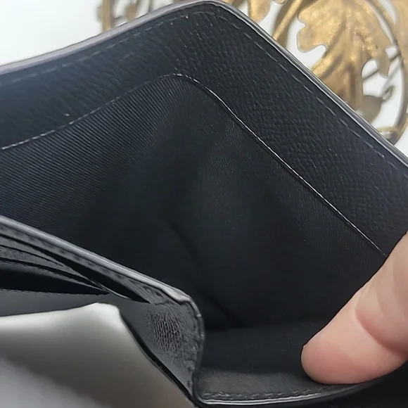 COACH Essential Medium Flap Wallet in Pebbled Leather LIKE NEW retail $1… - Picture 5 of 11